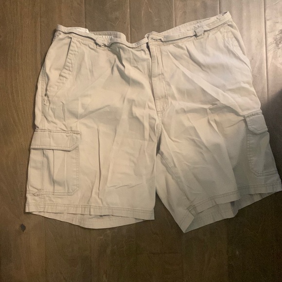 Men’s Columbia Size 40 Cargo Shorts - Picture 1 of 3